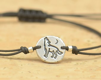 Wolf-maanarmband. Artisan sterlingzilveren sterren, bergarmband. exclusief karakter, handgemaakt metaalsmeedwerk