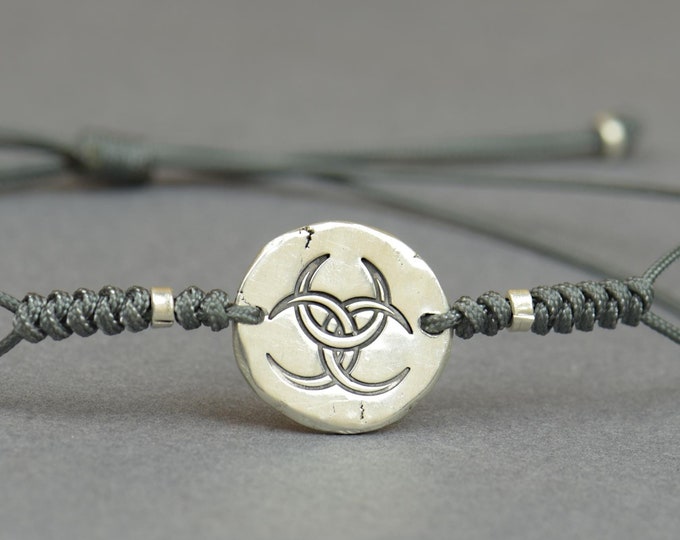Sterling silver 3 moons Goddess bracelet,Femenine Goddess bracelet.Artisan unique Bead.Handmade bead,Woman power.