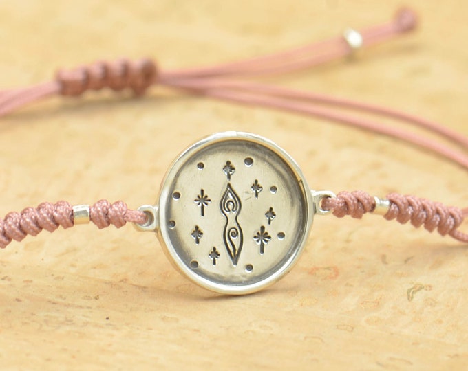 Sterling silver Fertility Goddess bracelet,Femenine Goddess bracelet.Artisan unique Bead.Handmade bead,Woman power.Pagan moon