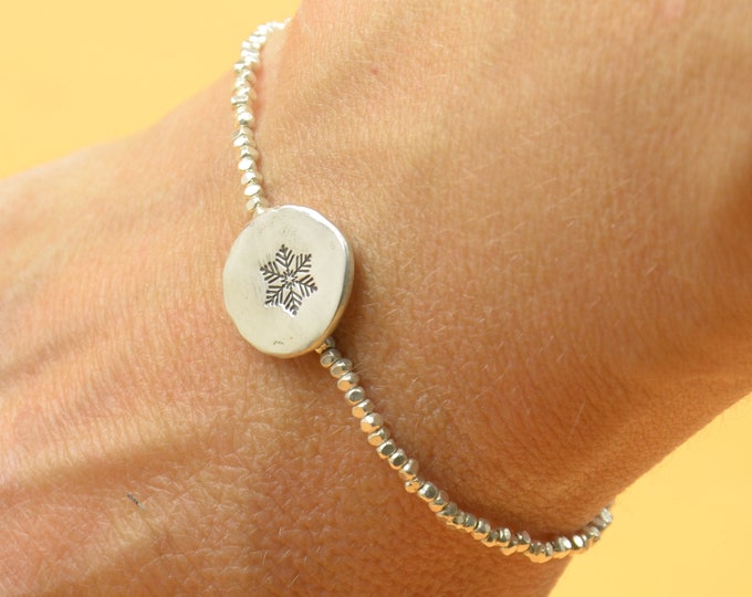 Snowflake bracelet Winter charm bracelet-Sterling silver-Nature Bracelet-snow Bracelet-snow lovers.Sterling silver