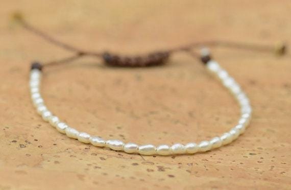 Tiny pearls bracelet