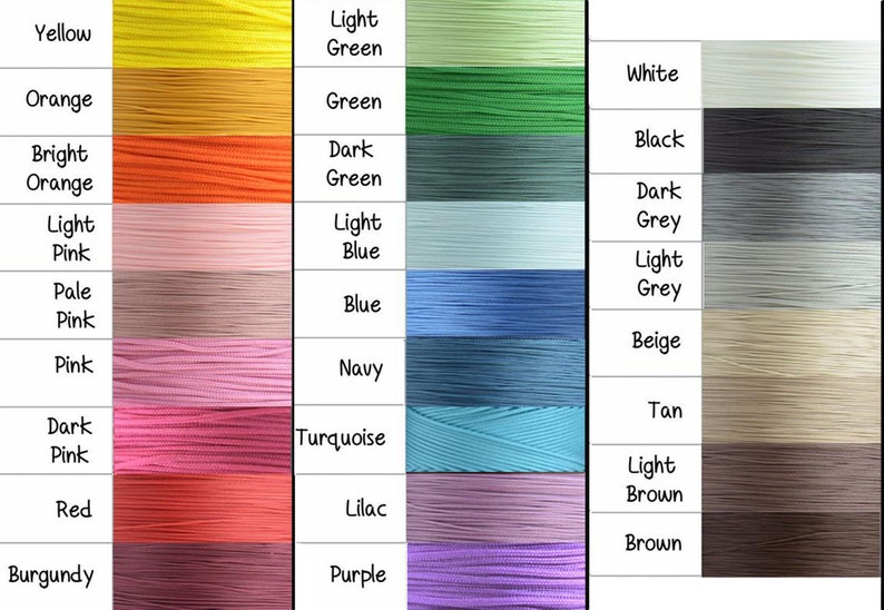 Pu&ograve; includere: Una cartella colori di filo da ricamo con 20 colori diversi, tra cui giallo, arancione, rosa, rosso, bordeaux, verde chiaro, verde, verde scuro, azzurro, blu, blu navy, turchese, lilla, viola, bianco, nero, grigio scuro, grigio chiaro, beige, marrone chiaro e marrone.