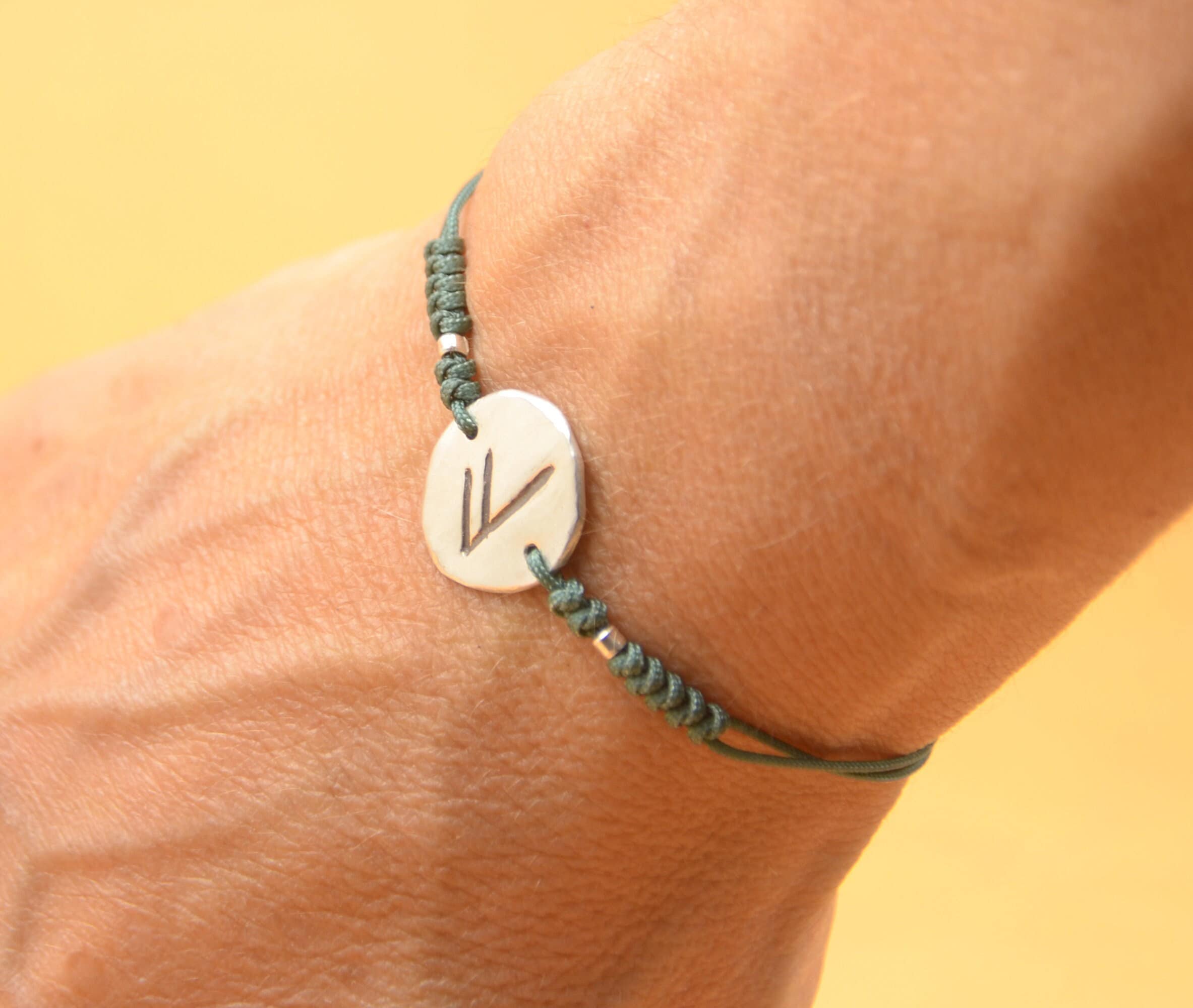 ルーンコンパスブレスレット、ハンドメイドレザーカフブレスレット、ケルト異教徒ブレスレット、北欧バイキングブレスレット 男性用  ルーンバイキングブレスレットお守り成功繁栄魔法のシンボルとルーン、ルーンジュエリー、異教徒。職人手作りのスターリングシルバー ..., image size:2366x2000