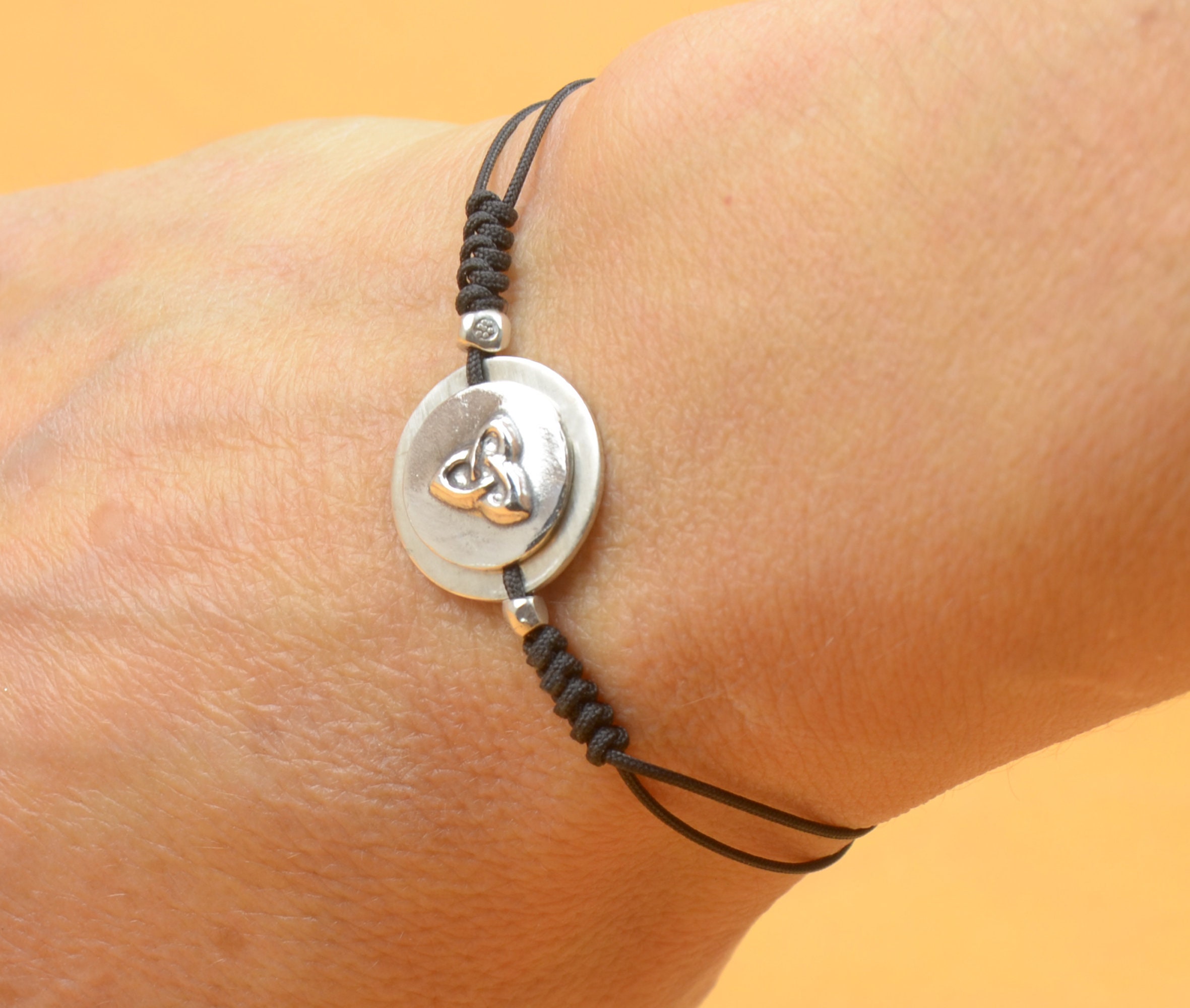 Keltisches Armband Aus 925er Sterlingsilber Mit Triquetra Symbol - Glücksbringer Schmuck Für Frauen