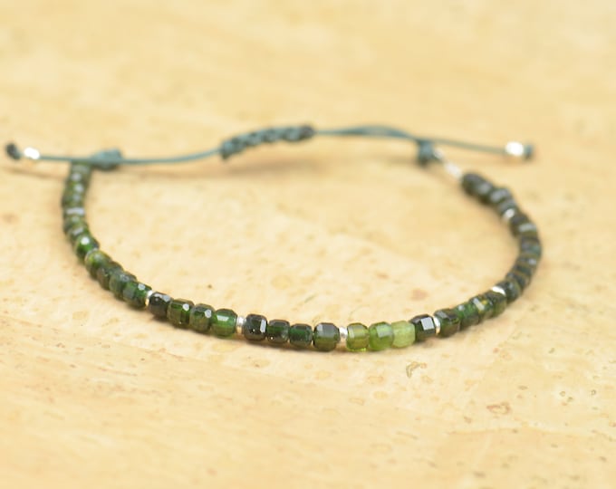 Green tourmaline cubes and sterling silver beads bracelet.Square beads