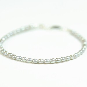 Tiny grey pearls bracelet. Rice shape image 3