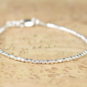 Pulsera de cuentas de plata cuadradas