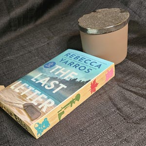 The Last Letter - Rebecca Yarros - Romance Book - Hand Sprayed Book Edges - Book Gifts - Book Collector