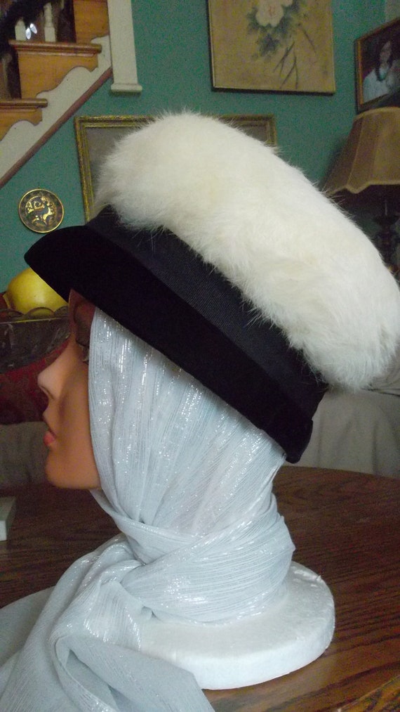 1960's Ladies Woman's rabbit fur and velvet bucket