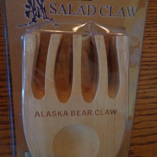 Salad Claw Alaska Bear Claw Souvenir Salad / Pasta Wood Claw NIP