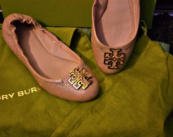 Tory Burch Leather Ballet Flats Size 5.5 Gold Logo Accessories
