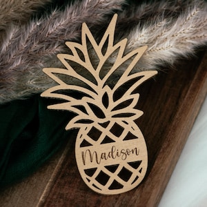 Custom Pineapple Place Card - Personalized Wooden Wedding Name Tag - Tropical Table Setting Decor - Beach Theme Party Favor