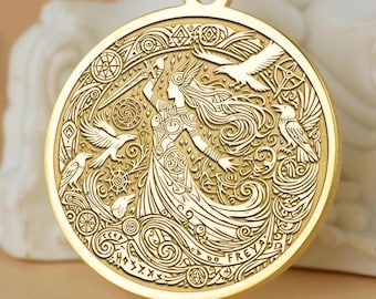 Freyja Kette: 14K Gold Wikinger Göttin Anhänger, keltischer Schmuck
