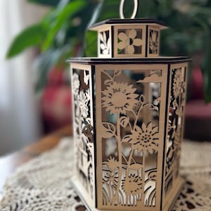 Handcrafted Wooden Sunflower Lantern | Rustic Farmhouse Decor | LED Battery Light | Floral Wood Lamp | Garden Gift | Housewarming Present