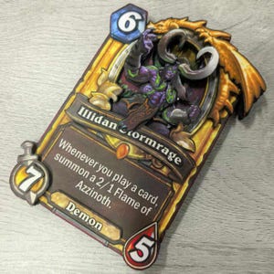 Cartas premium de Hearthstone con temática negra: resina duradera y papel compuesto para una experiencia de juego elegante y una exhibición coleccionable, illidan