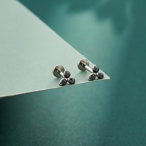 16G Titanium Threadless Trinity Black CZ Labret Stud/1PCS Push Pin Stud/Flat Back Stud/Cartilage Piercing/Conch/Helix/Tragus Earring Stud