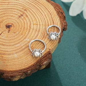 16G Silver Spider Pearl Septum Ring/Cute Daith Piercing/Dainty Tragus/Cartilage/Helix/Conch Hoop Earring/Loverly Nose Clicker/1PCS/Gift