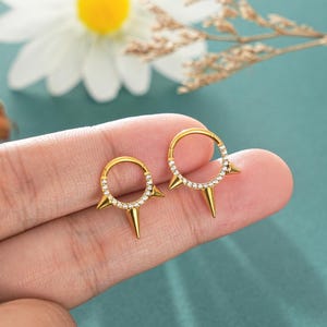 16G Spike Single paved CZ Gold Septum/Gothic Hoop/Nose Septum Ring/Cartilage Clicker/Helix/Conch Hoop Earring/Nose Piercing/Nose Hoop/1PCS