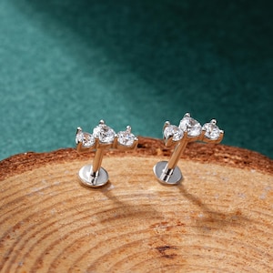 Sterling Silver Climber CZ Internally Threaded Labret/Flat Back Stud/16G Cartilage Piercing/Helix/Conch/  Earring/Lip Jewelry/1PCS/Gift