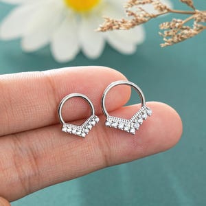14G V-shaped CZ Septum Ring/8mm Daith Earring/Clear CZ Cartilage Hoop/Helix Piercing/Septum Jewelry/Conch Hinged Clicker/1PCS/Gift for Her