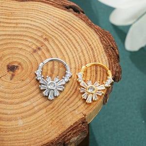 Anneau de septum CZ tournesol or et argent 10 mm/piercing nez floral/cliquer sur charnière conque/cartilage/boucle d'oreille hélicoïdale/cliquer sur le nez/1 pièces/cadeau