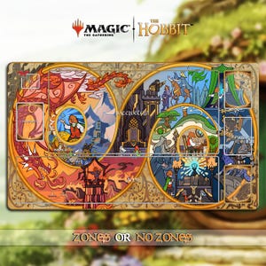 Pode incluir: Um tapete de jogo retangular Magic: The Gathering The Hobbit com uma ilustração vibrante de vários painéis de cenas da história. O design inclui um grande dragão vermelho, um castelo central e vários personagens em molduras douradas.