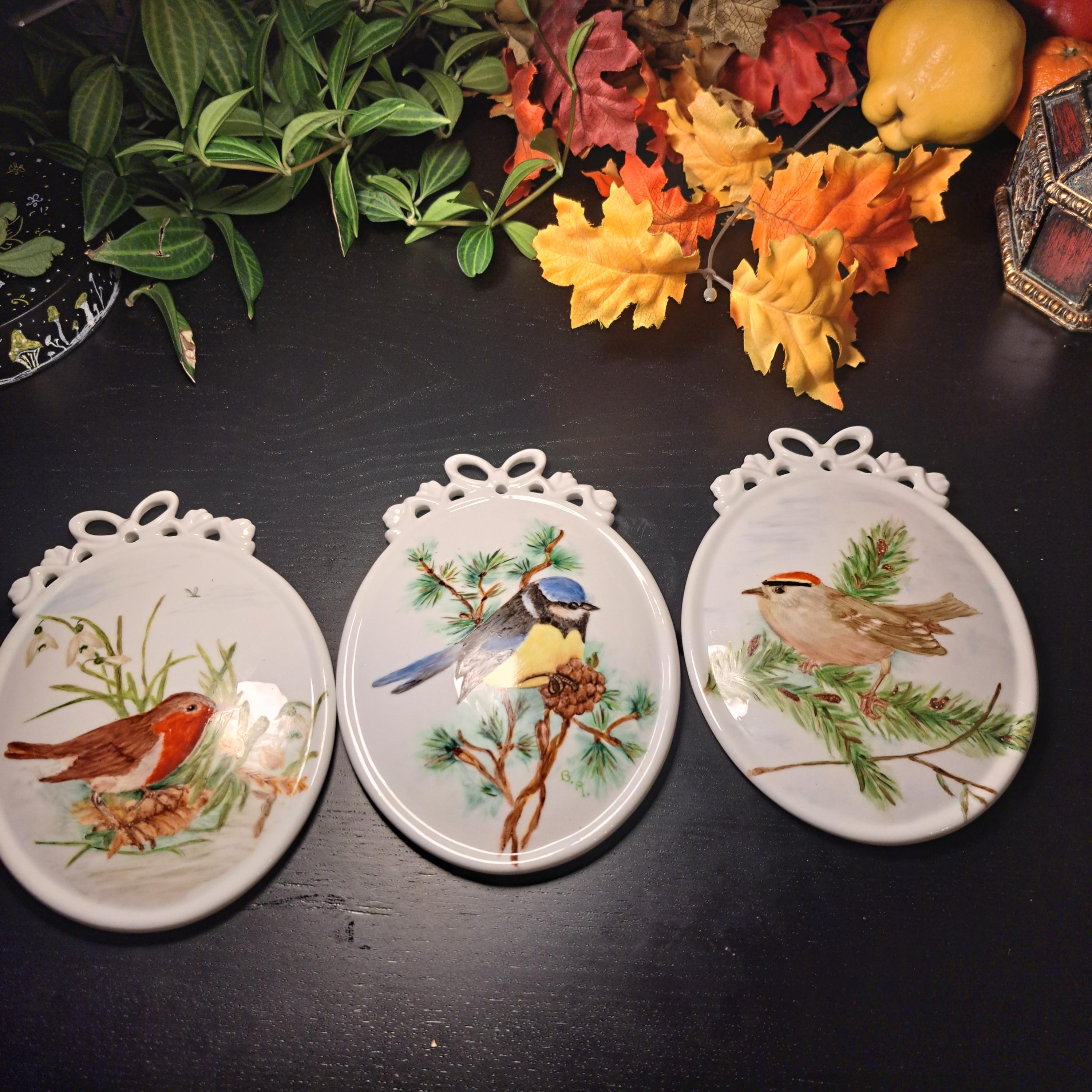 Plat Ancien En Porcelaine De Limoges - Motif Oiseaux Et Fleurs - France - État Correct