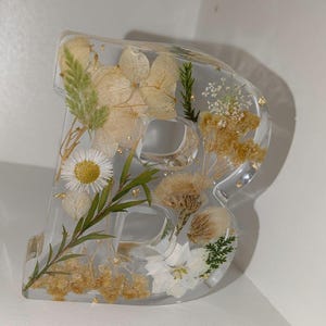 Letras de resina florales personalizadas hechas a mano / Regalo de cumpleaños / Regalo de Navidad / Regalo del Día de la Madre / Regalo para ella