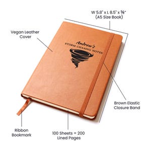 Regalos divertidos para cazadores de tormentas. Diario de cuero vegano personalizado para amantes de las tormentas, observadores, meteorólogos, meteorólogos, tornados. imagen 4