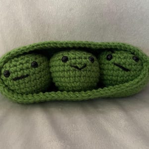Crochet Peas in a Pod