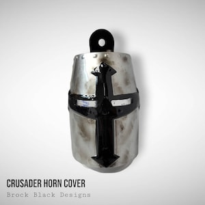 Custom side-mounted horn cover with 3D Crusader helmet