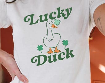 Lucky Duck Baby Tee, St Patricks Day Baby Tee, Lucky Irish Girl Croptop Shirt, St Paddys Day y2k 90s Style, Vintage Artwork Womens Retro Tee