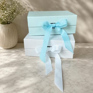 Personalisierte Erinnerungsgeschenkbox mit Schleife, Brautjungfern-Vorschlagsbox für die Hochzeit