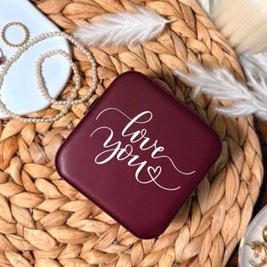 Moederdagcadeau, gepersonaliseerde reissieradendoos met aangepaste tekst: compacte en elegante aandenken, cadeau bruidsmeisje, aangepaste sieraden, cadeau voor meisjes