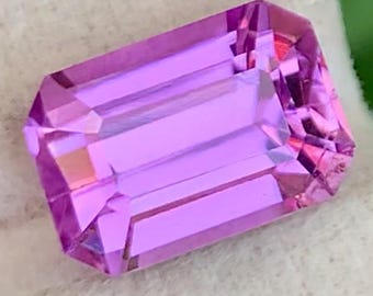 Tiefrosa Kunzit Edelstein: Smaragdschliff Kunzit, 7.90 CT November Geburtsstein, natürlicher Kunzit Edelstein, rosa Kunzit mit ausgezeichnetem Glanz