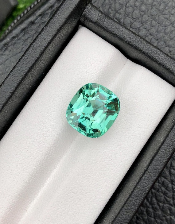 Green Kunzite Gemstone: 13.65CT Faceted Cushion Cut, November Birthstone
