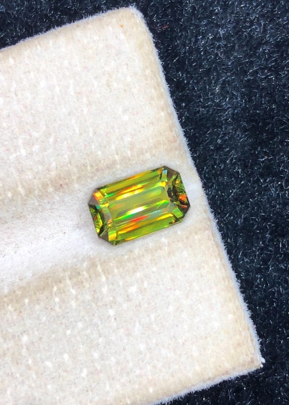 天然 グリーンスフェーン 1.75ct 天然 グリーンスフェーン 1.75ct 楽天