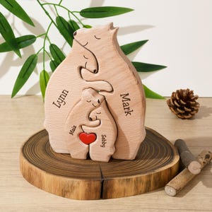 Gepersonaliseerde familiebeerpuzzel, houten knuffelbeer woondecoratie, verjaardagscadeau voor vrouw, nieuwe baby familiecadeau, cadeaus eerste keer ouders