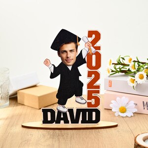 2025 Graduates Geschenk mit Foto, Benutzerdefinierte Porträt Dekor, Klasse von 2025 Geschenk, Bild Abschluss Stehend, Schulabschluss Geschenk, Geschenk für Ihn