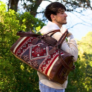 Leder Kilim Reisetasche, Leder Kelim Reisetasche, Weekender Tasche, Geschenk für Ihn, Vintage Kelim Tasche - Dunkelbraunes Leder.