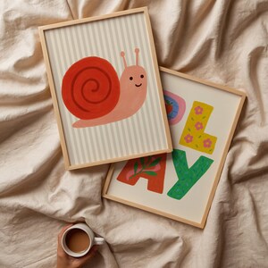 Estampado de caracol feliz: arte animal caprichoso, colores suaves. imagen 6