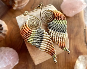 Brincos de Asa de Anjo em Macramê Feitos à Mão | Joias Boho Espiral Exclusivas e Leves