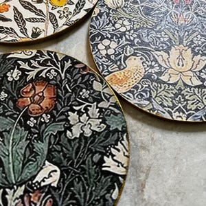 Porta-copos redondos de madeira com padrão floral William Morris e base de cortiça com borda dourada, decoração artística de mesa, escritório, proteção de mesa de centro, presente