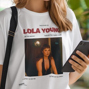 Lola Young | I'm too messy tee | Indie music lover T-shirt | Retro Music Print Top | Graphic Tee | Song Lyrics tee| Vinyl | Album cover |