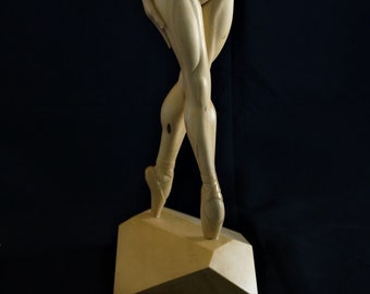 Nude woman wood sculpture  ON POINTES