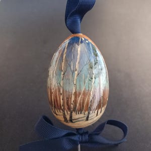 Huevo pintado coleccionable, Huevo de madera pintado a mano, Decoración del hogar de primavera, Arte en miniatura, Huevo de madera artesanal, Decoración de Pascua hecha a mano