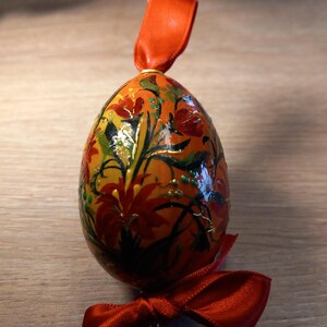 Decoración de centro de mesa de Pascua, huevo pintado coleccionable, arte en miniatura, huevo de madera artesanal, decoración de Pascua hecha a mano, diseño de huevo de madera