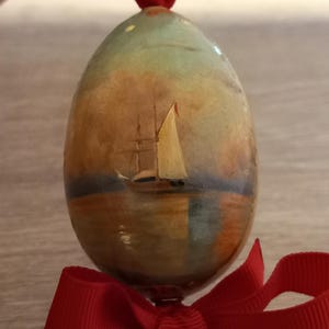 Huevo pintado coleccionable, Huevo de madera pintado a mano, Decoración del hogar de primavera, Arte en miniatura, Huevo de madera artesanal, Decoración de Pascua hecha a mano