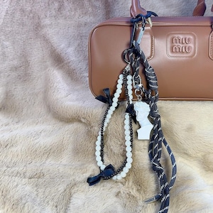 Retro David Sculpture Bag Charm: Bow & Pearl Purse Keychain
