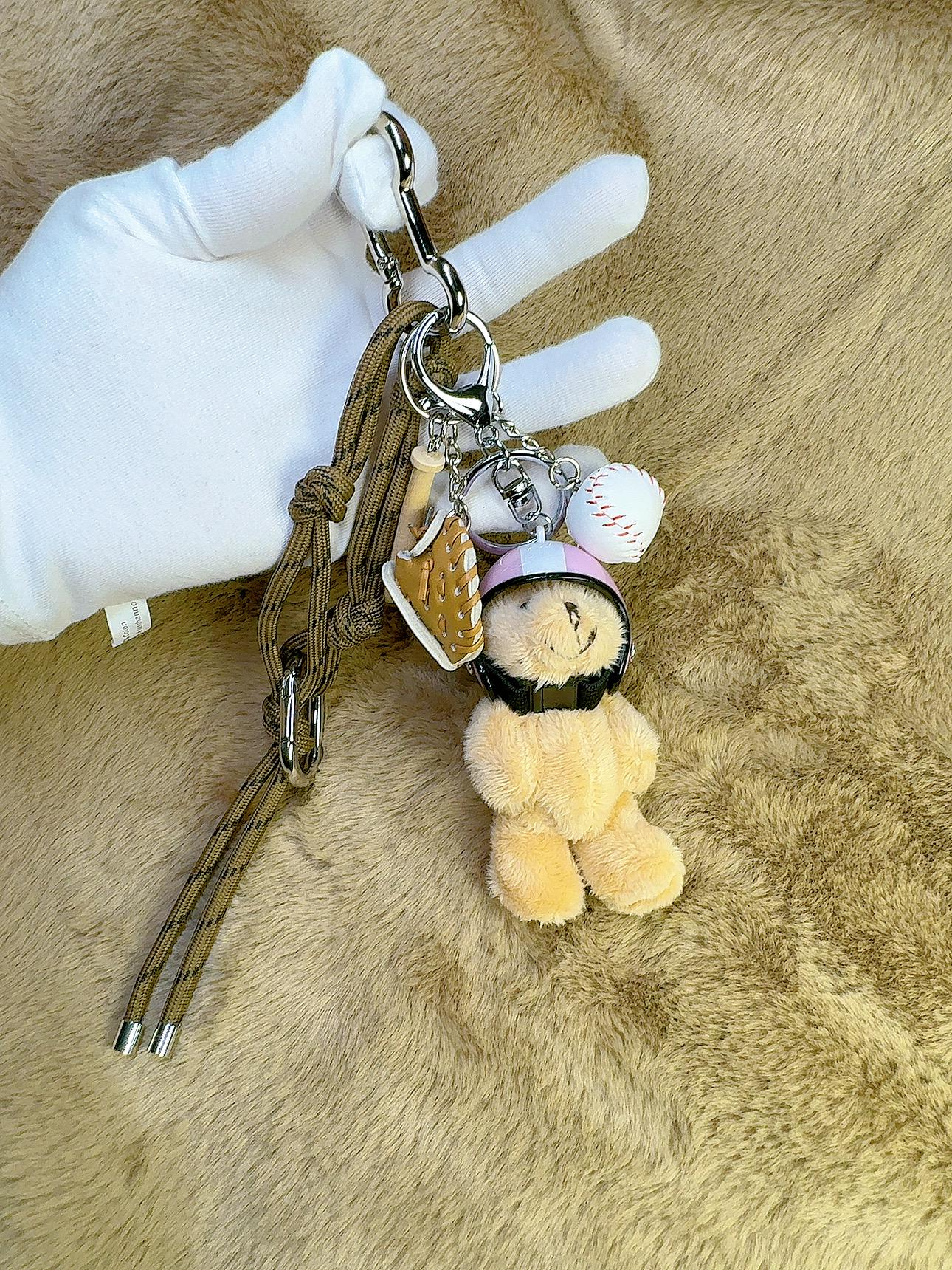 ヘルメットベアバッグチャーム：野球セットロープキーホルダー財布